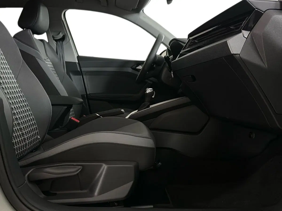 Audi A1 allstreet usata a Napoli (7)
