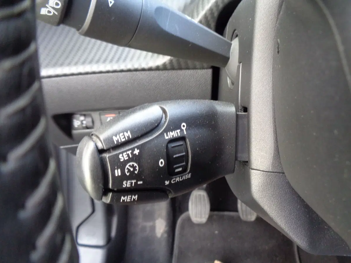 Peugeot 208 usata a Treviso (17)