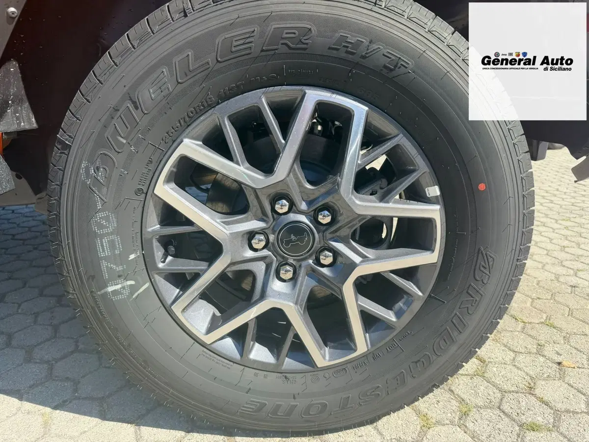 Jeep Wrangler Unlimited nuova a Lucca (12)