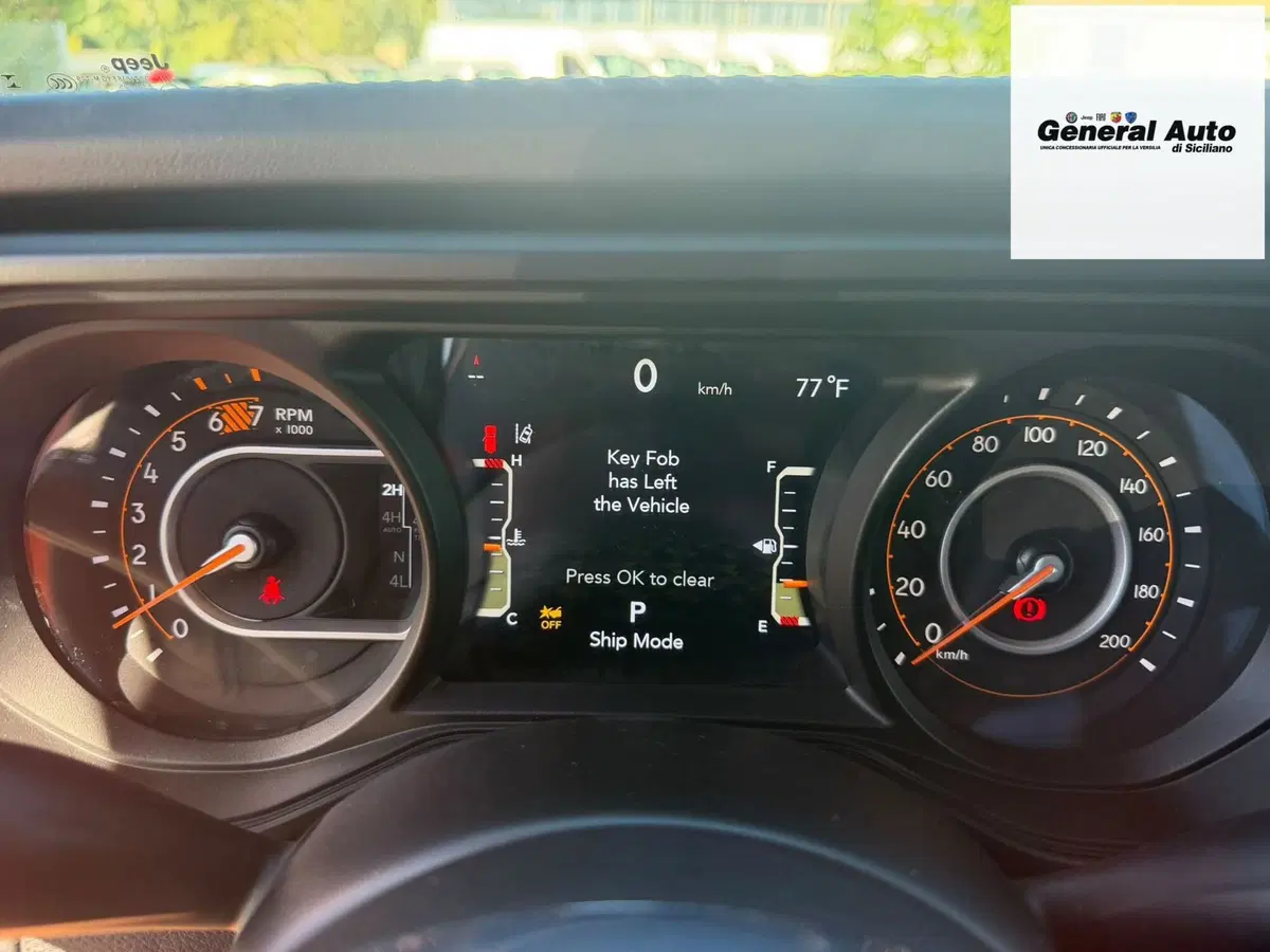 Jeep Wrangler Unlimited nuova a Lucca (19)