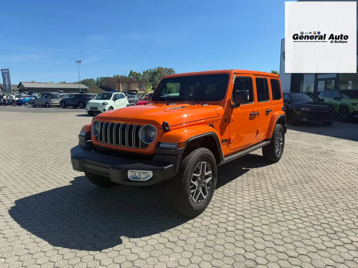 Jeep Wrangler Unlimited nuova a Lucca (3)
