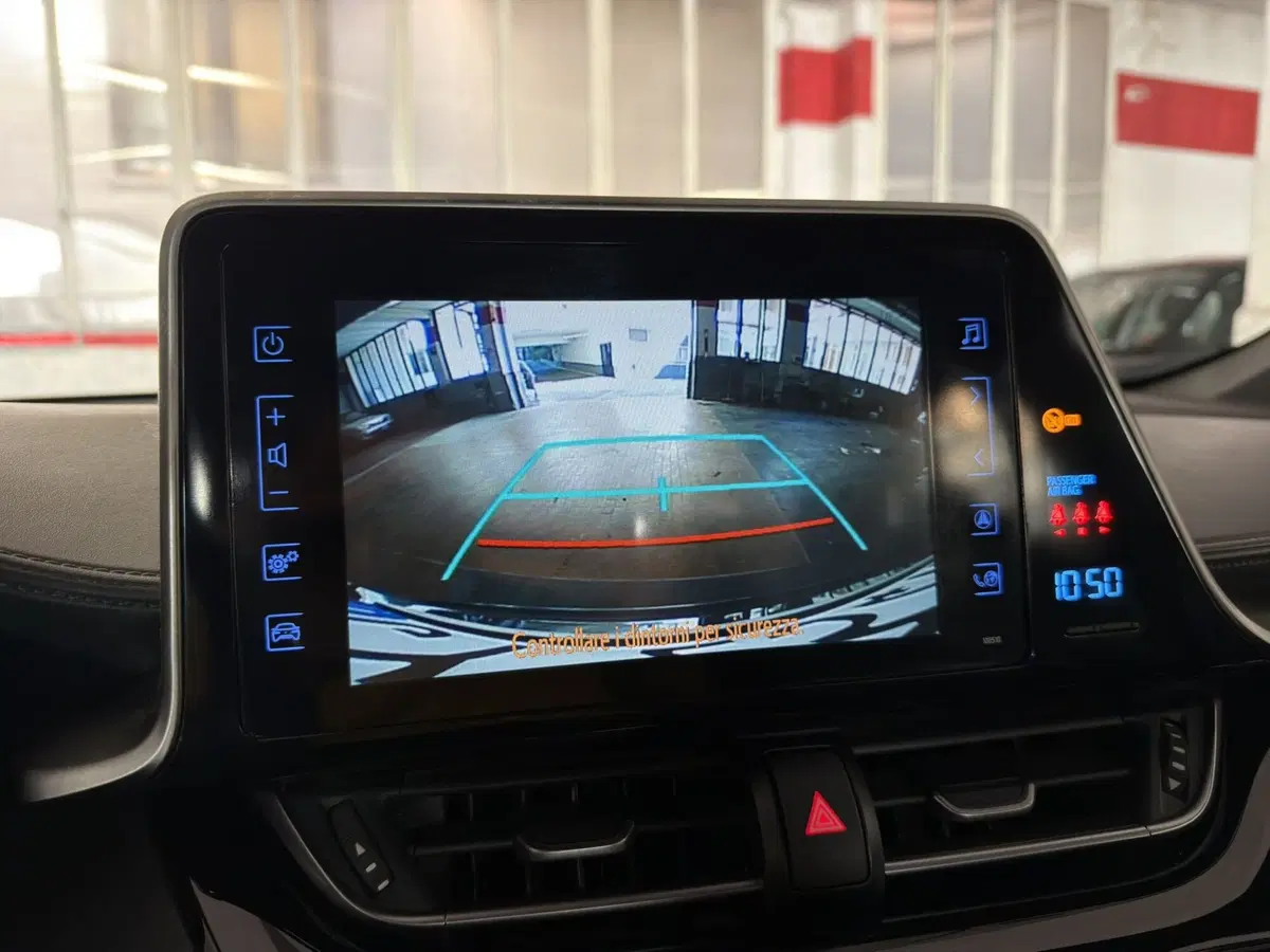 Toyota Toyota C-HR usata a Milano (13)