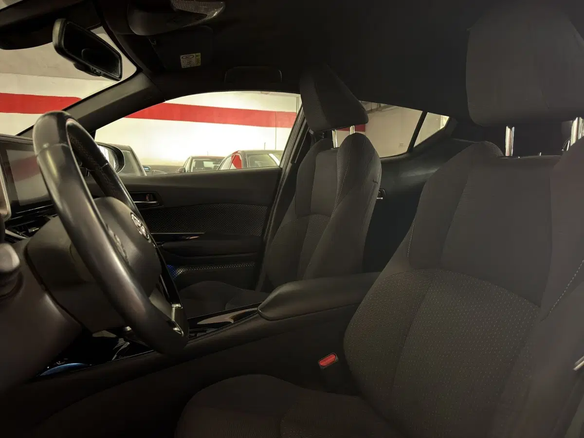 Toyota Toyota C-HR usata a Milano (16)