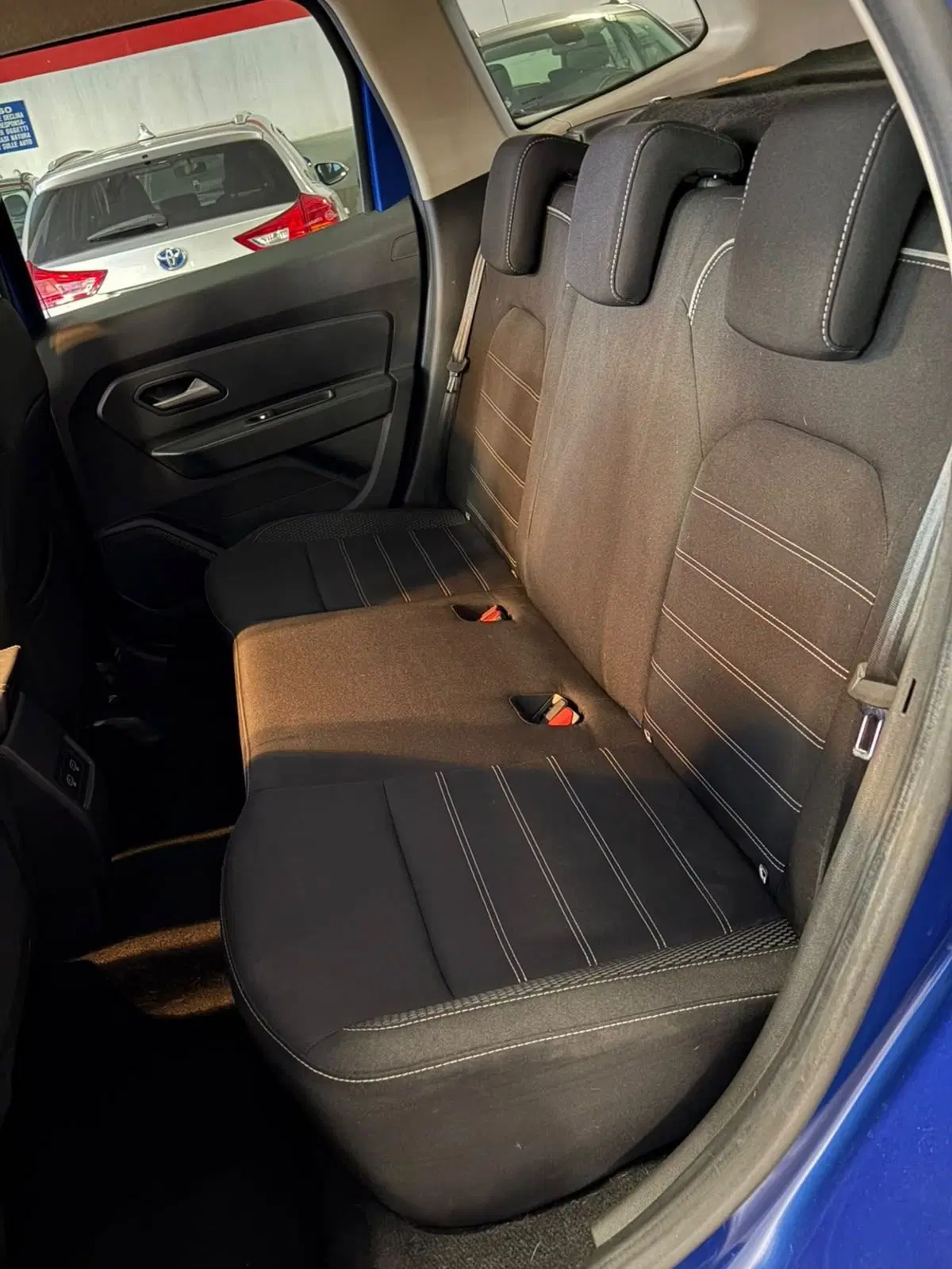 Dacia Duster usata a Milano (17)