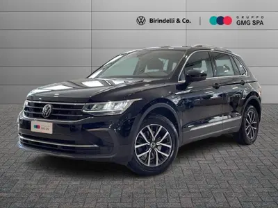 Volkswagen Tiguan 2.0 TDI SCR Life del 2023 usata a Pistoia