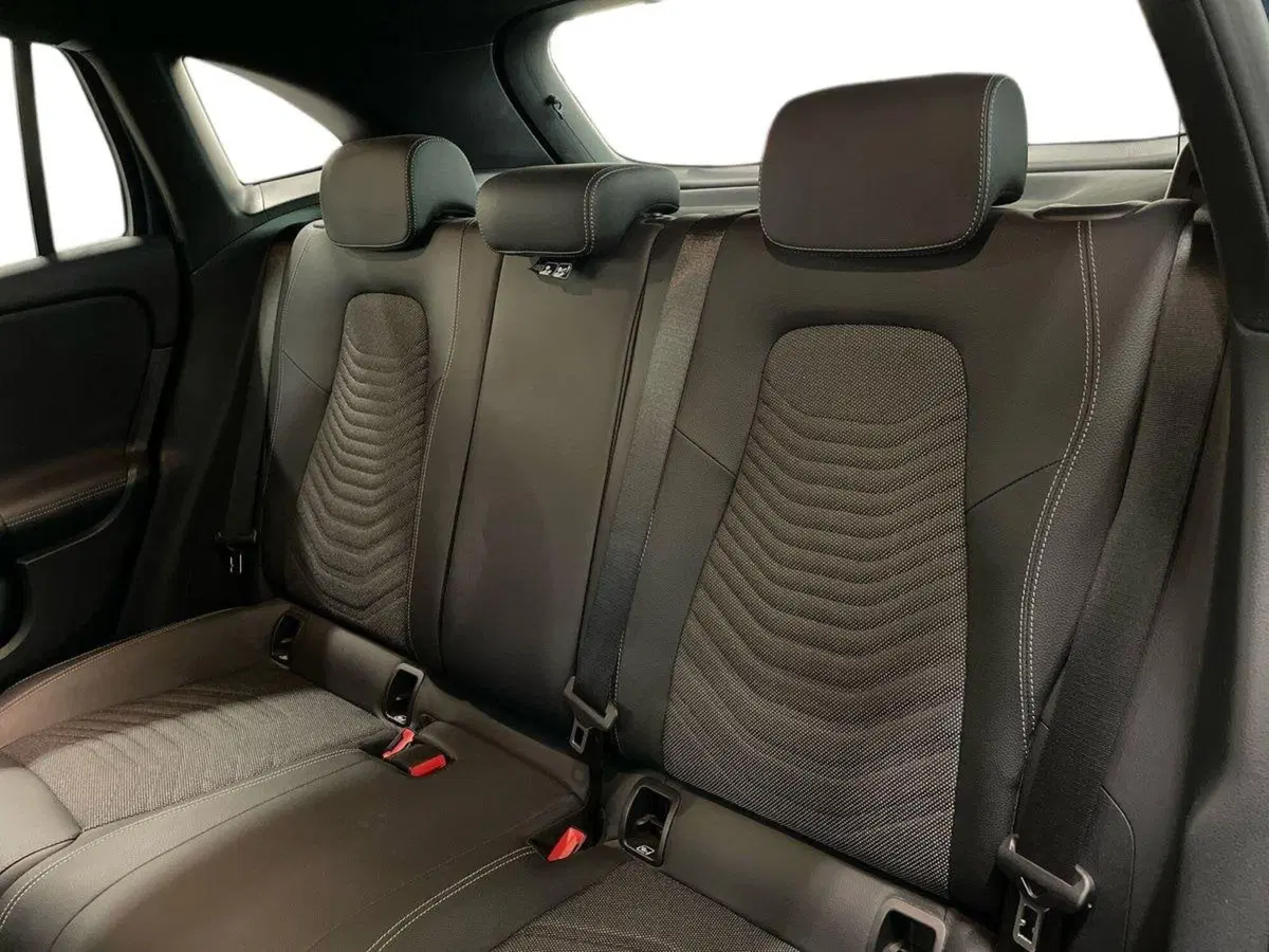 Mercedes-Benz GLA SUV usata a Prato (12)