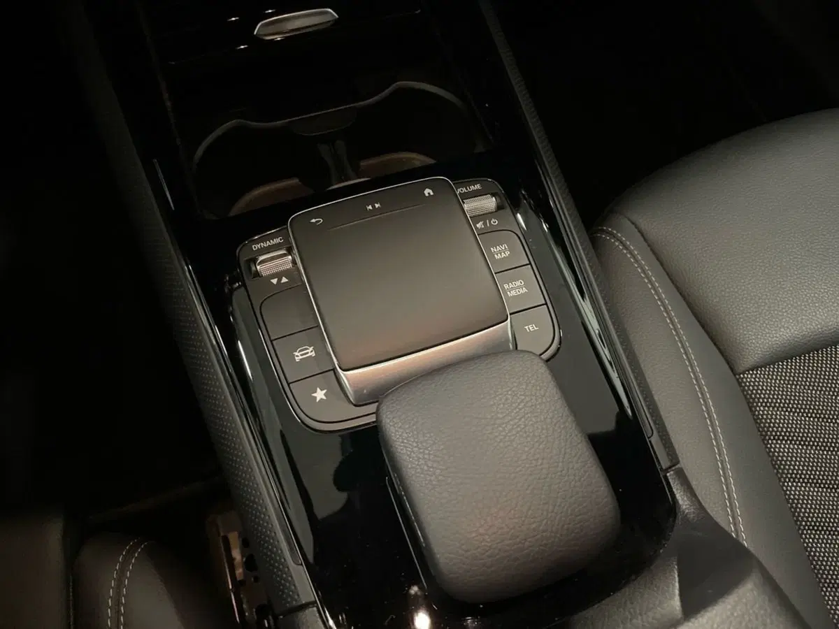 Mercedes-Benz GLA SUV usata a Prato (16)