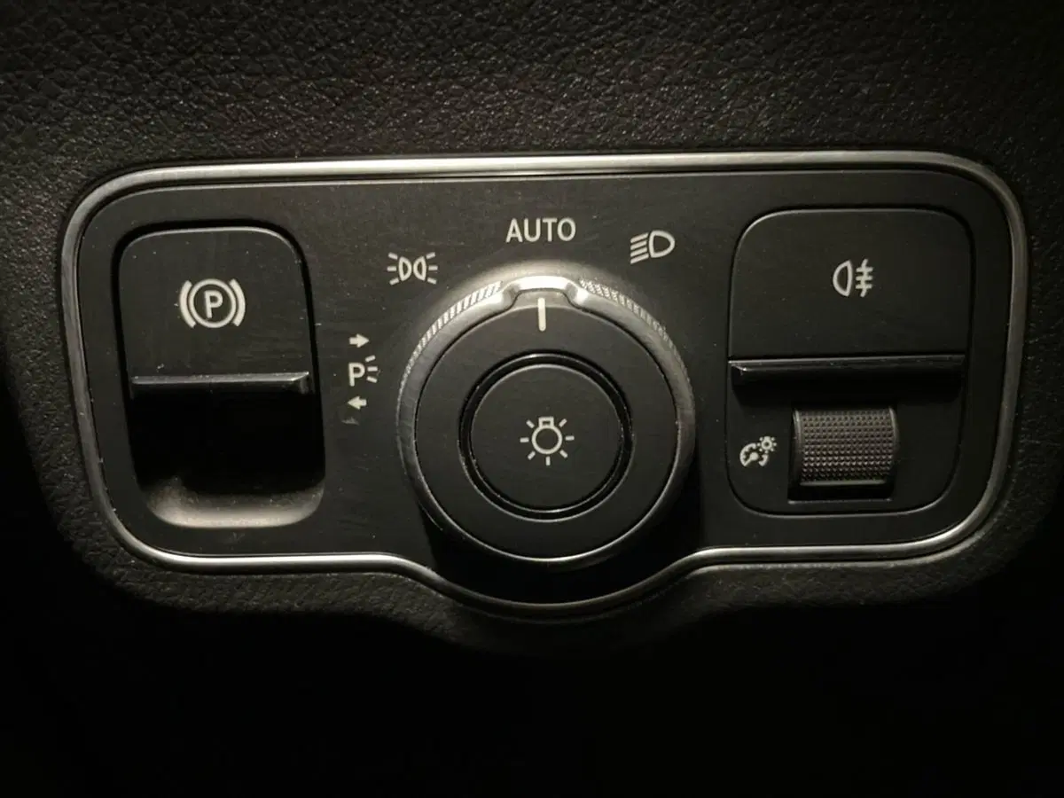 Mercedes-Benz GLA SUV usata a Prato (19)