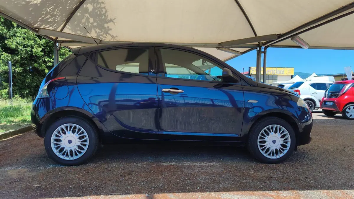 Lancia Ypsilon usata a Firenze (10)