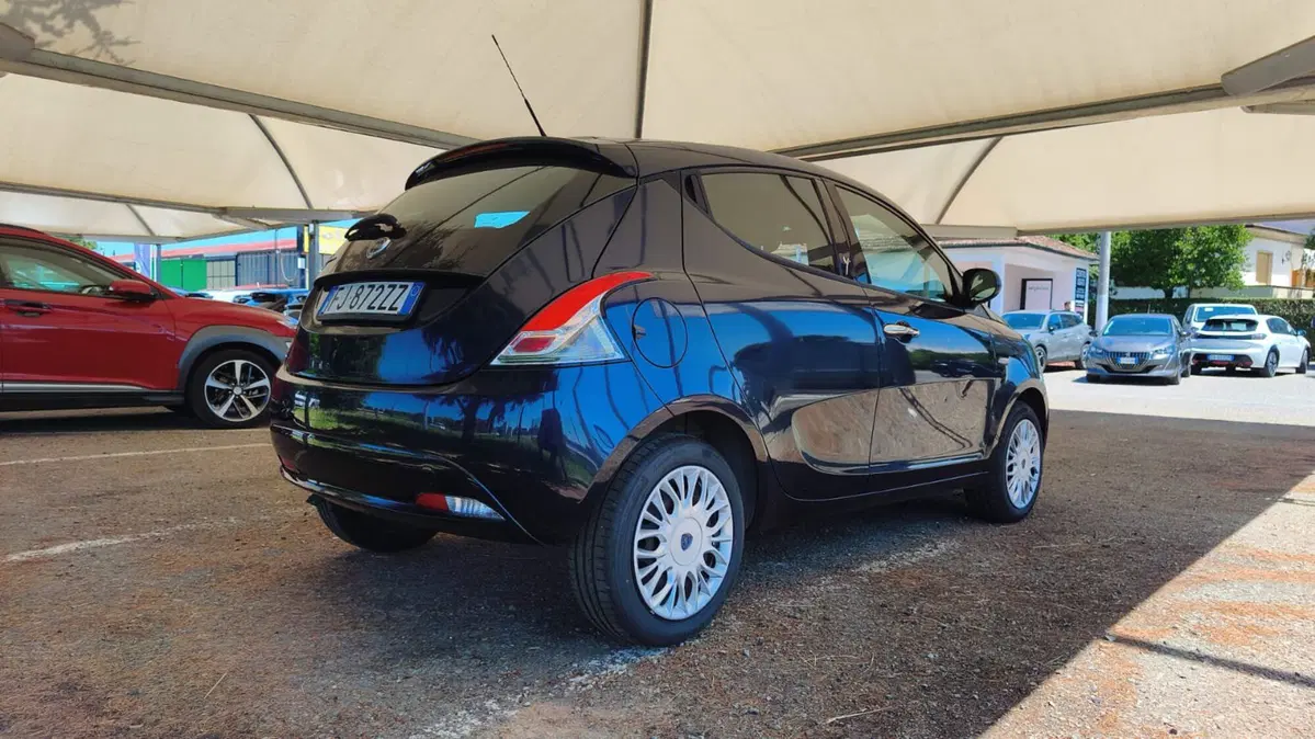 Lancia Ypsilon usata a Firenze (9)