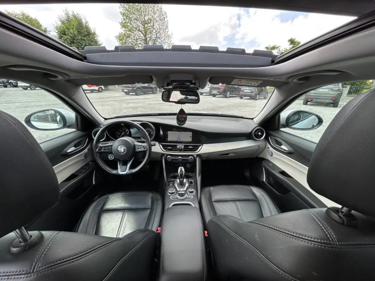 Alfa Romeo Giulia usata a Cuneo (12)