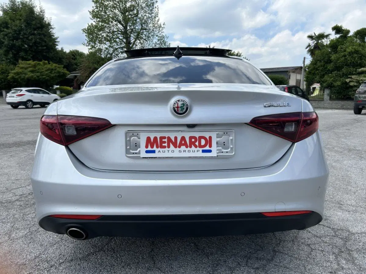 Alfa Romeo Giulia usata a Cuneo (4)