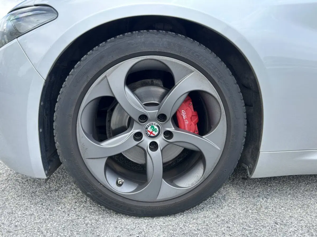 Alfa Romeo Giulia usata a Cuneo (7)