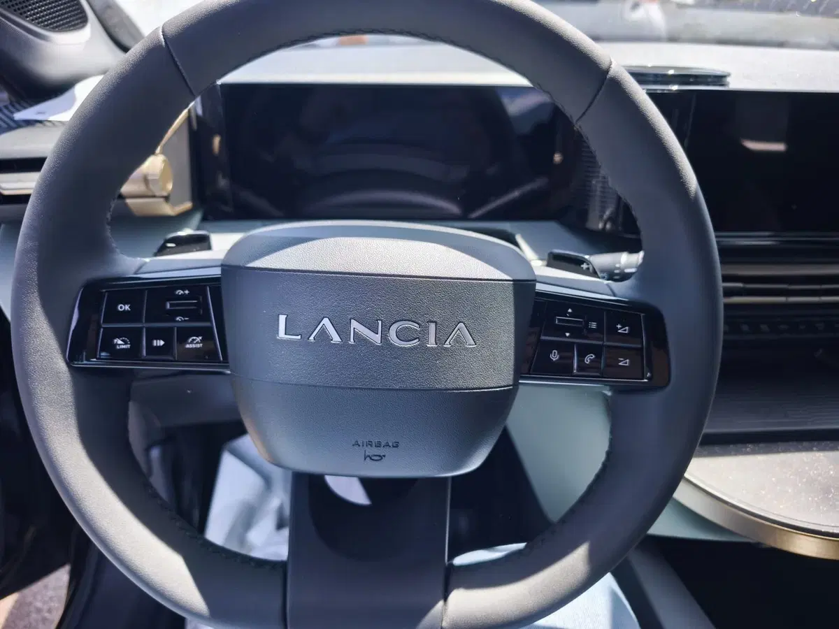 Lancia Ypsilon nuova a Frosinone (10)