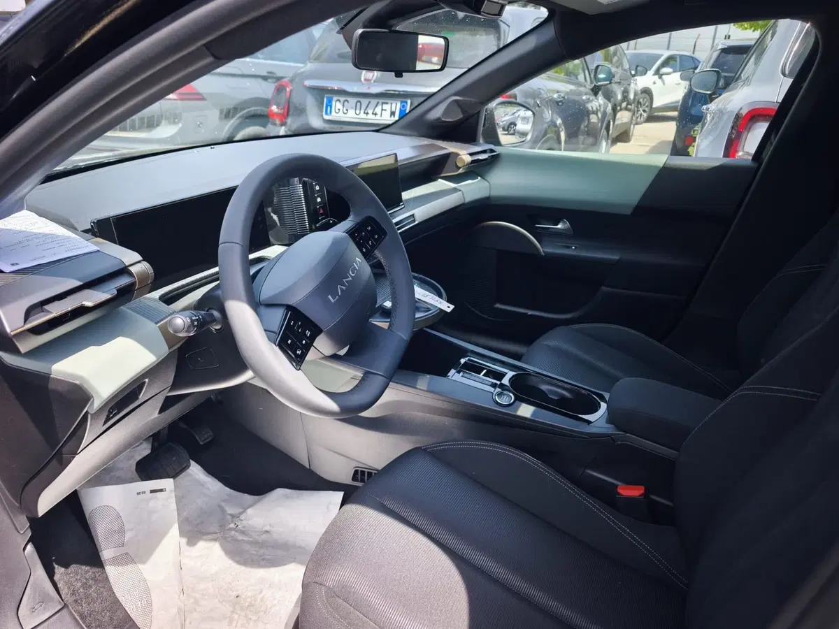 Lancia Ypsilon nuova a Frosinone (11)