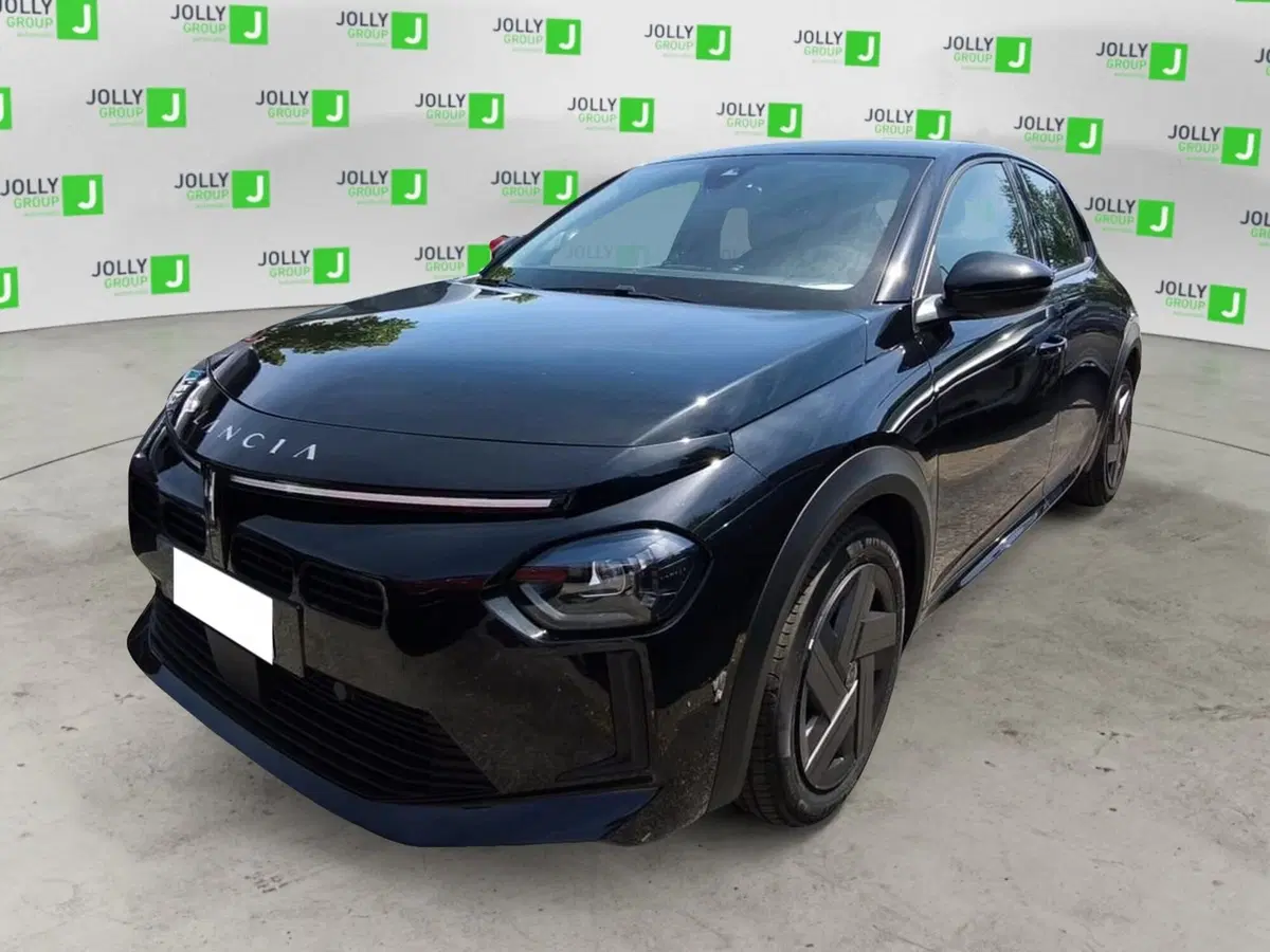 Lancia Ypsilon nuova a Frosinone (4)