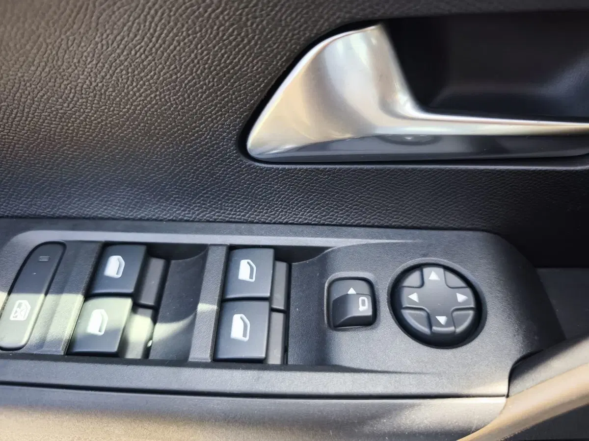 Lancia Ypsilon nuova a Frosinone (9)