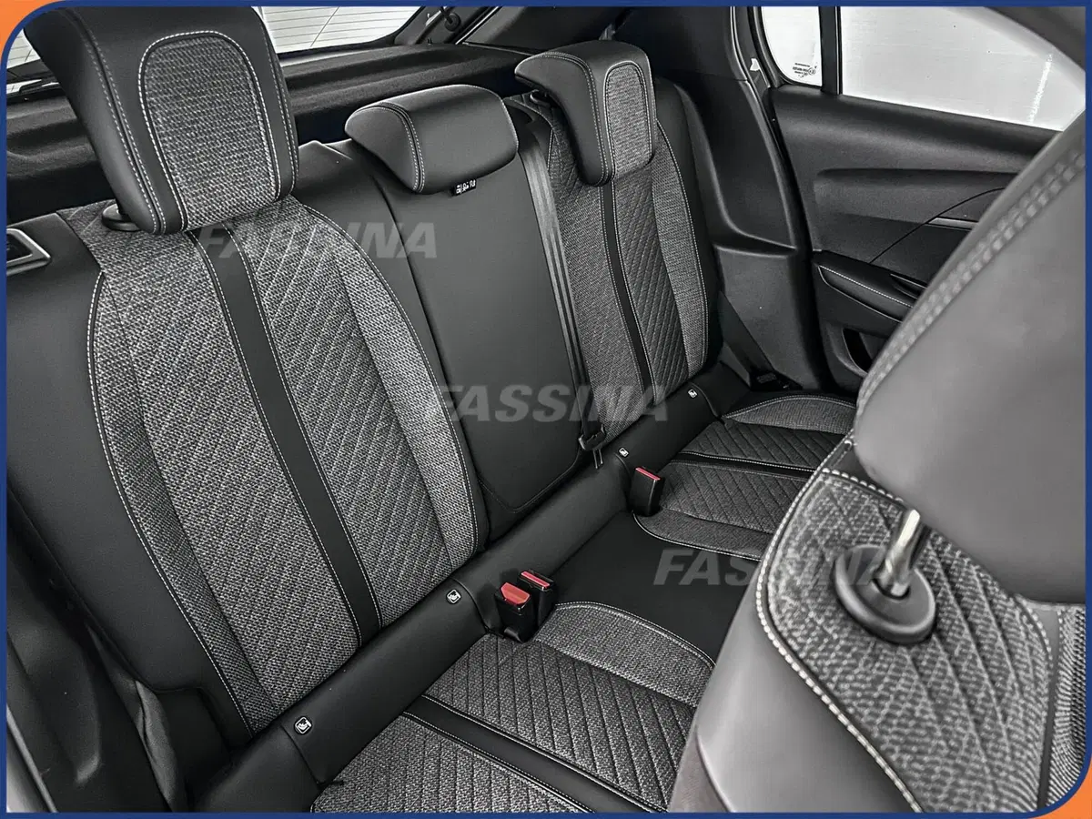 Peugeot 208 usata a Milano (12)