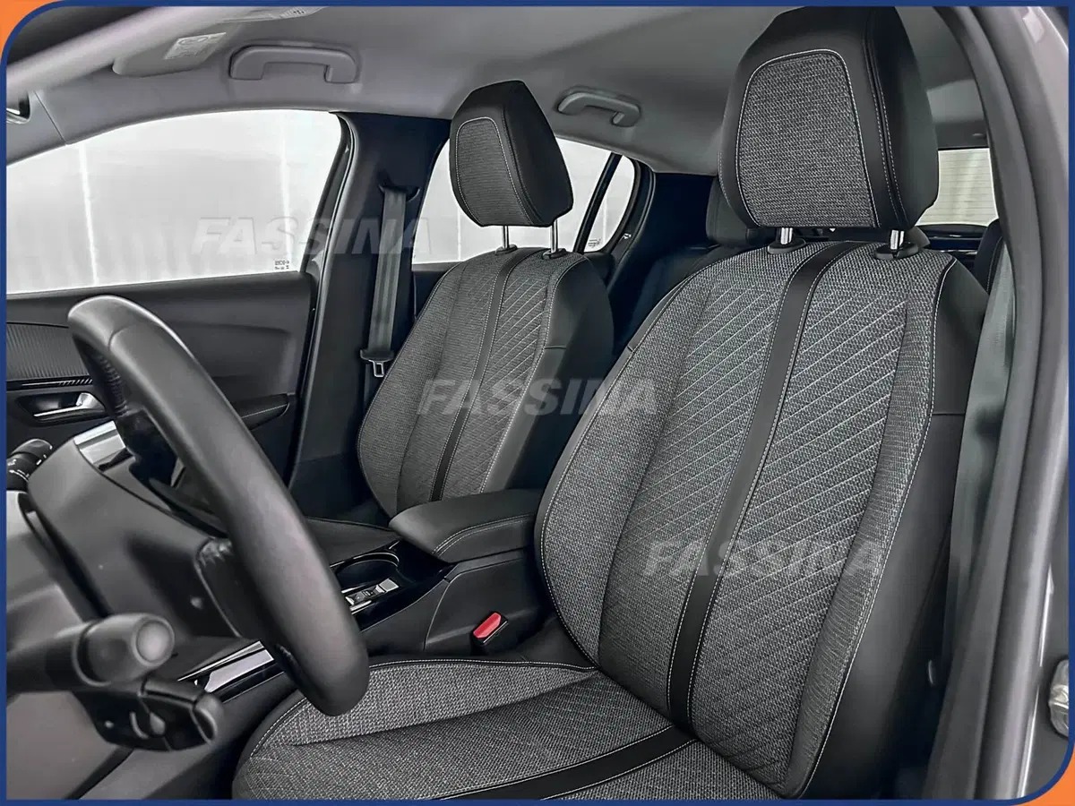 Peugeot 208 usata a Milano (8)