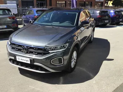 Volkswagen T-Roc 1.5 tsi Life del 2023 usata a Chiavari