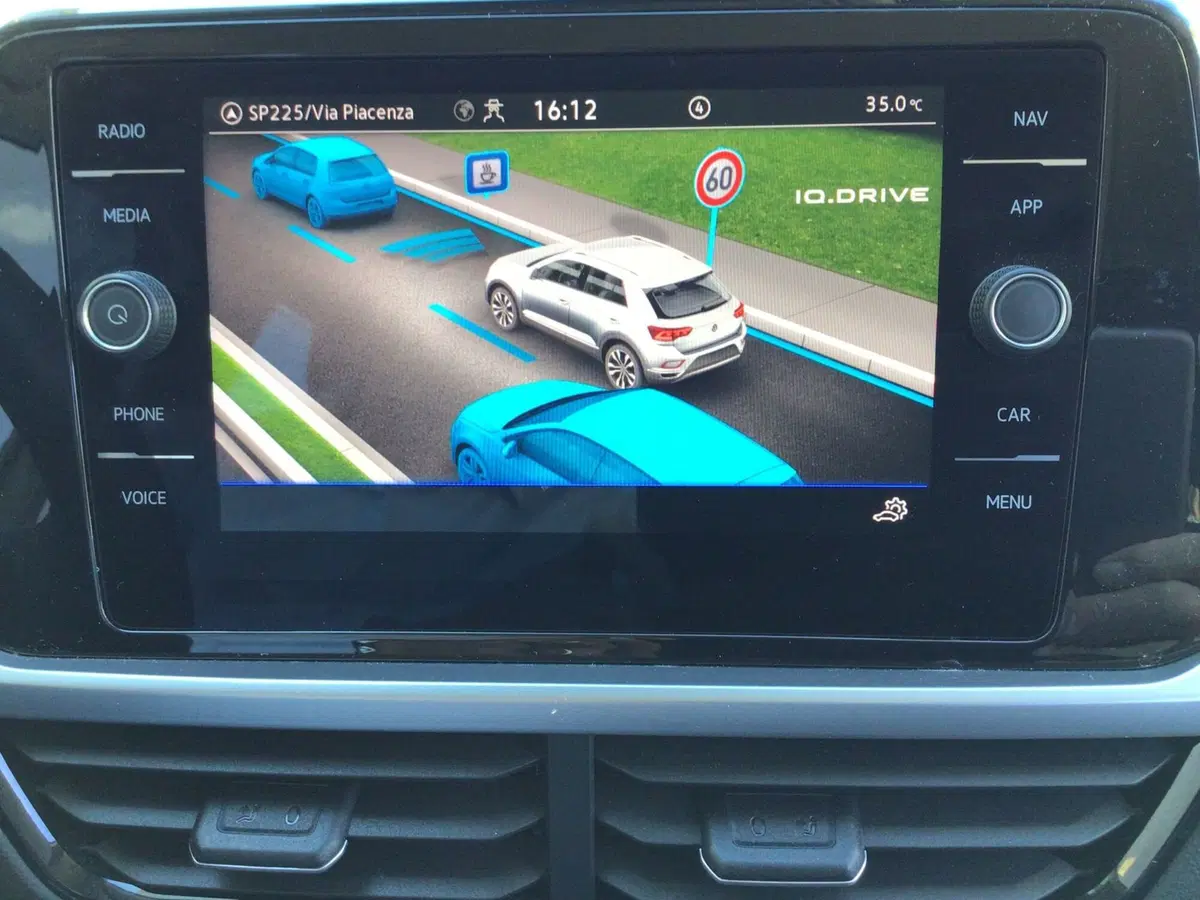 Volkswagen T-Roc usata a Genova (19)