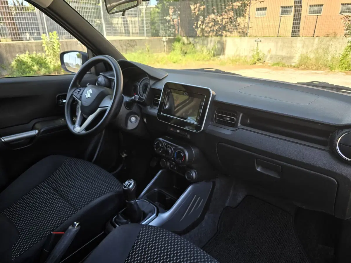 Suzuki Ignis usata a Massa-Carrara (20)