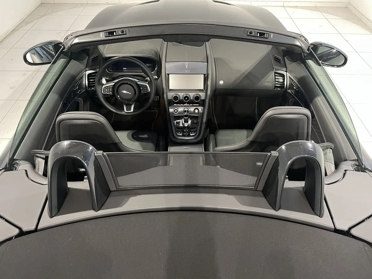 Jaguar F-Type Cabrio usata a Salerno (4)