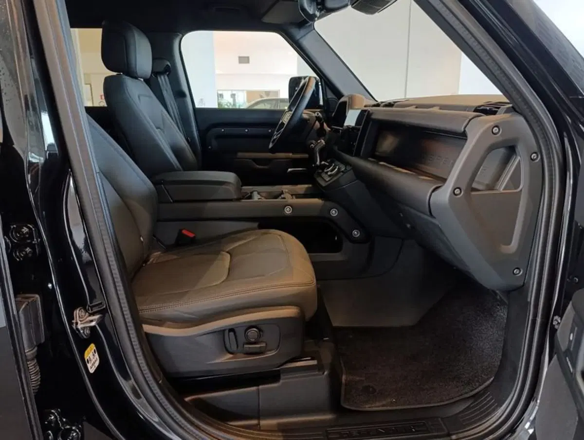 Land Rover Defender usata a Pesaro-Urbino (3)