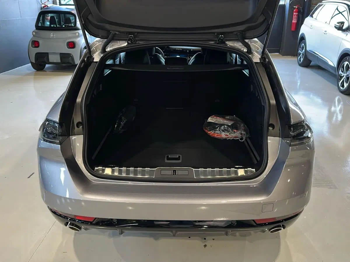 Peugeot 508 SW nuova a Vicenza (12)