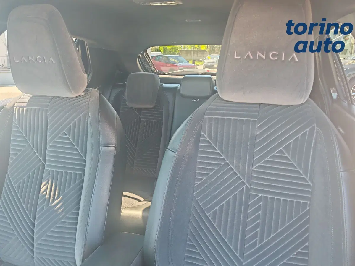 Lancia Ypsilon usata a Torino (8)