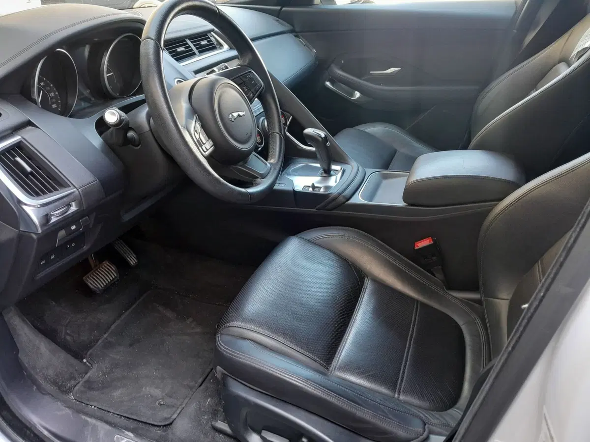 Jaguar E-Pace usata a Cuneo (15)