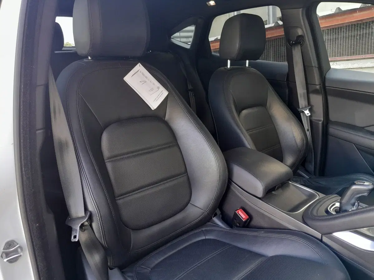 Jaguar E-Pace usata a Cuneo (20)