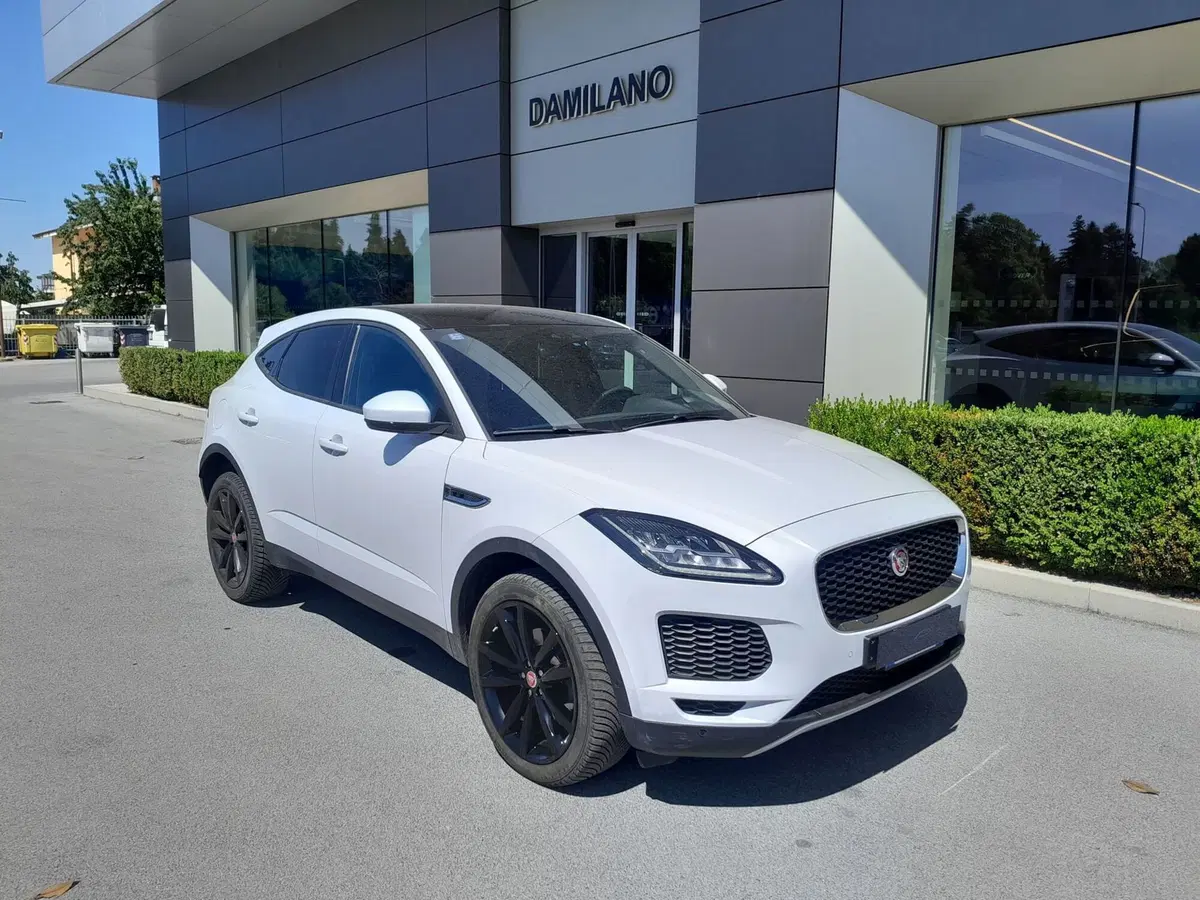 Jaguar E-Pace usata a Cuneo (3)