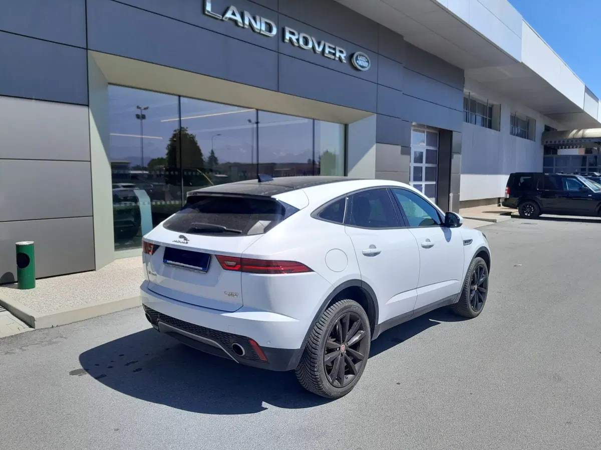 Jaguar E-Pace usata a Cuneo (8)