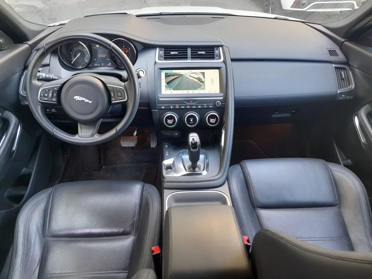 Jaguar E-Pace usata a Cuneo (9)