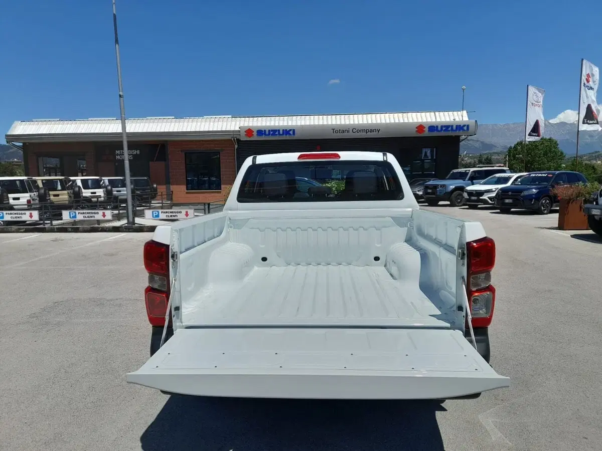Isuzu D-Max Pick-up nuova a L'Aquila (19)