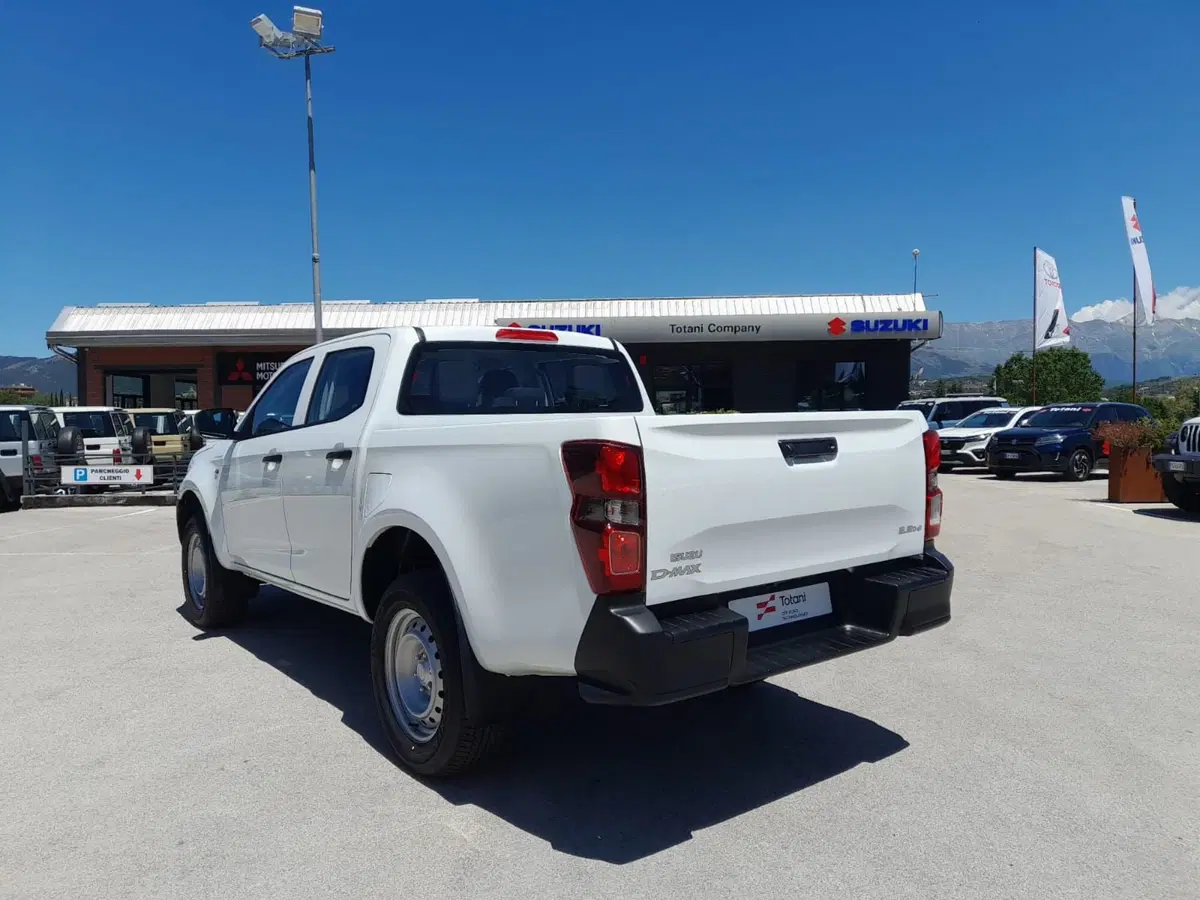 Isuzu D-Max Pick-up nuova a L'Aquila (11)