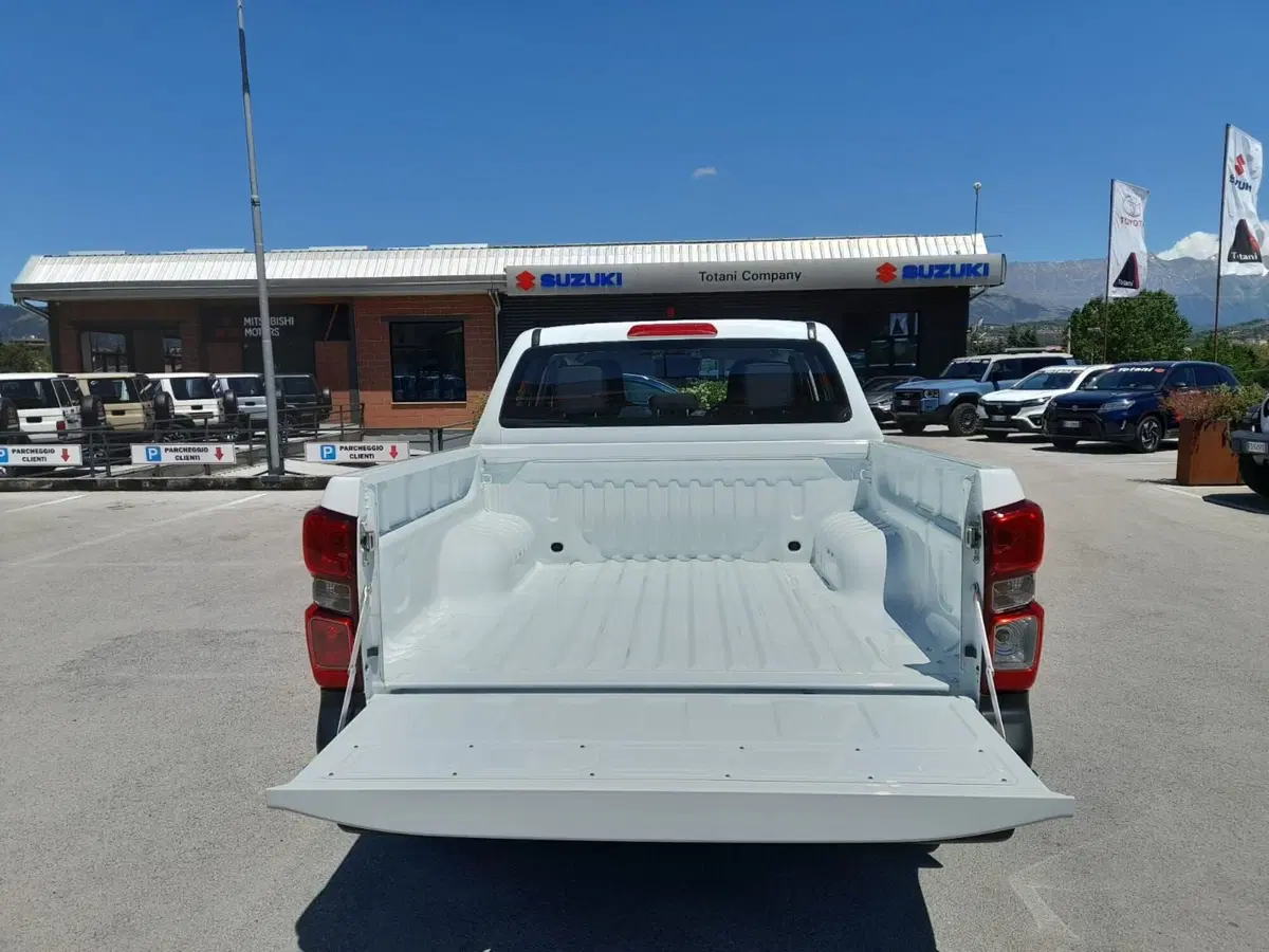 Isuzu D-Max Pick-up nuova a L'Aquila (19)