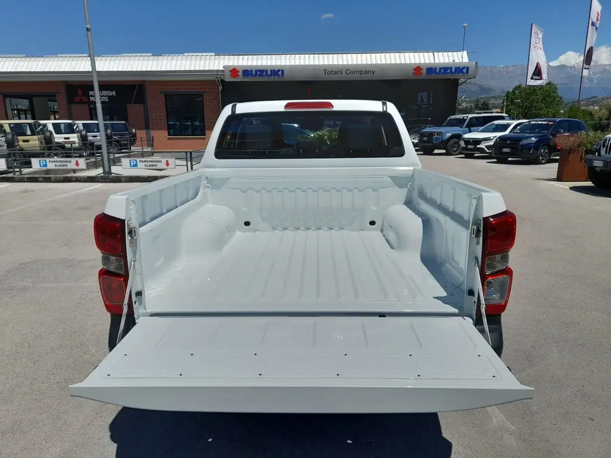 Isuzu D-Max Pick-up nuova a L'Aquila (4)