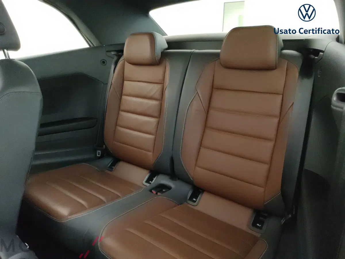 Volkswagen T-Roc Cabrio usata a Varese (14)