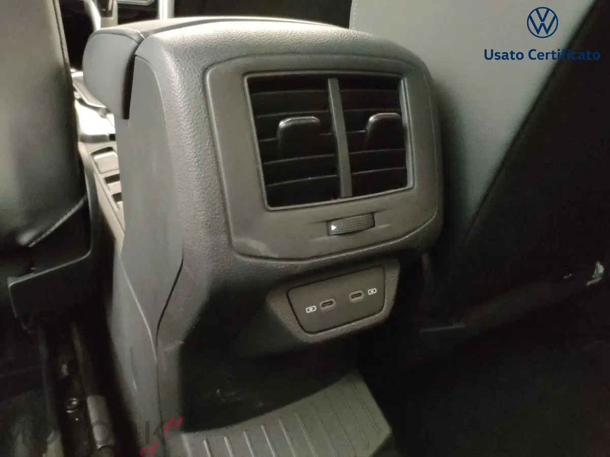Volkswagen T-Roc Cabrio usata a Varese (16)