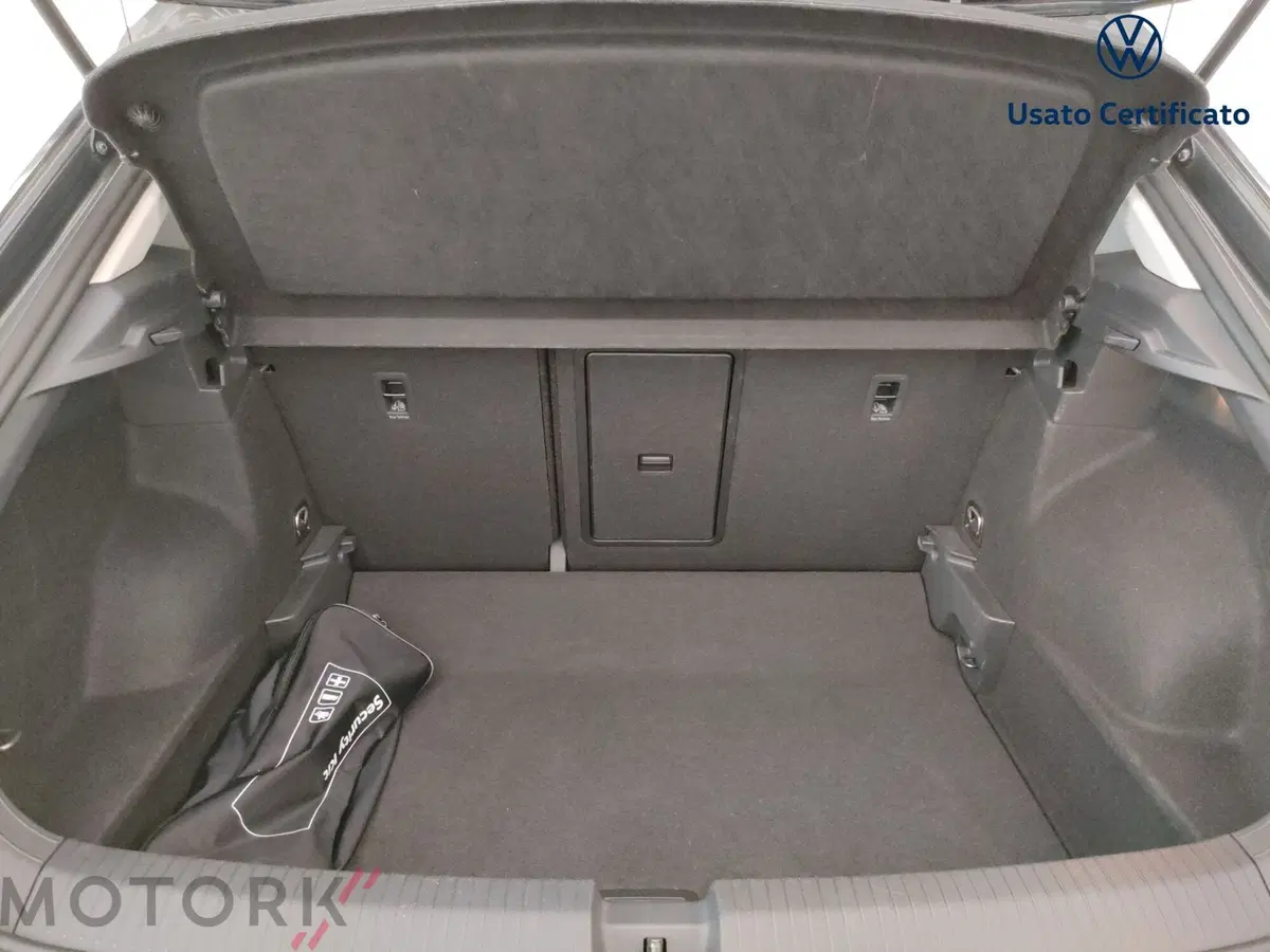 Volkswagen T-Roc usata a Varese (9)