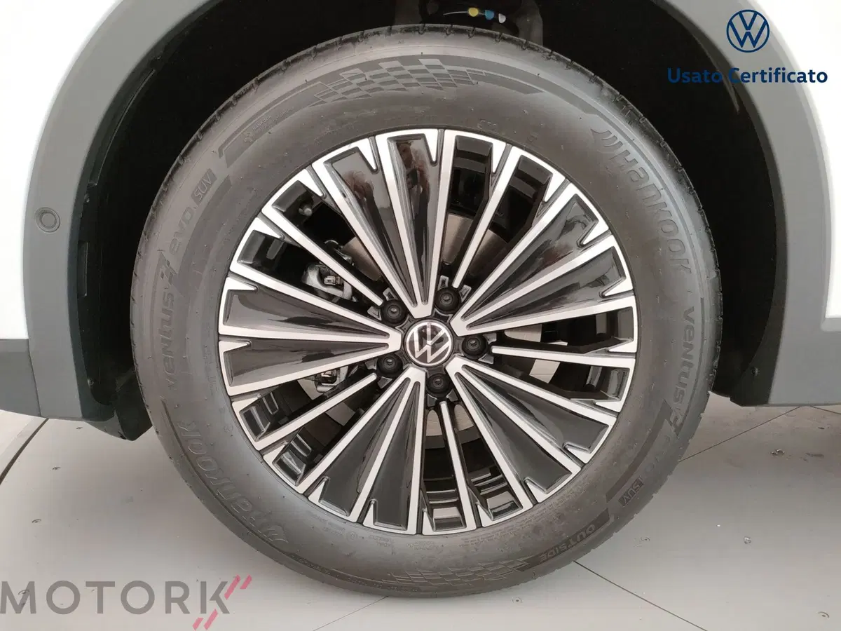 Volkswagen Tiguan nuova a Varese (6)
