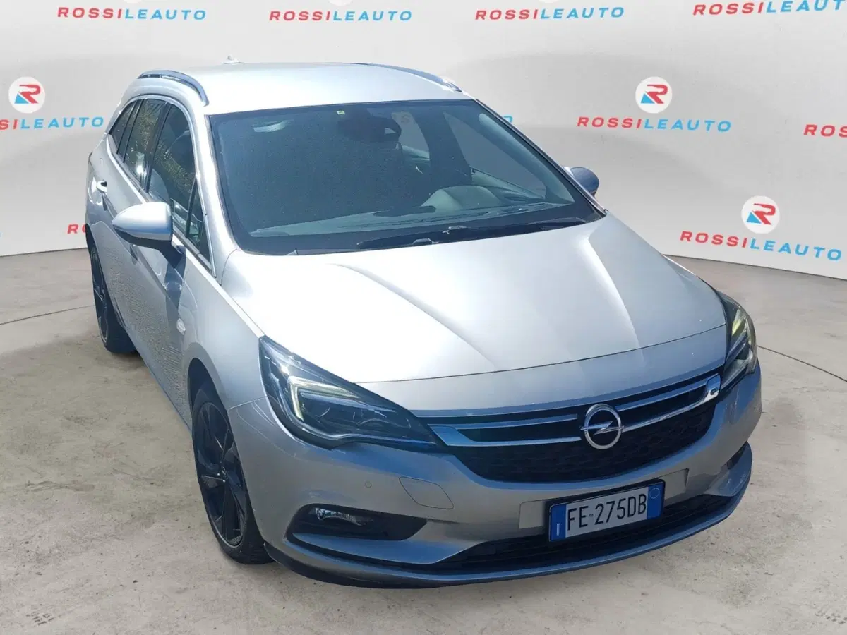 Opel Astra Station Wagon usata a Massa-Carrara