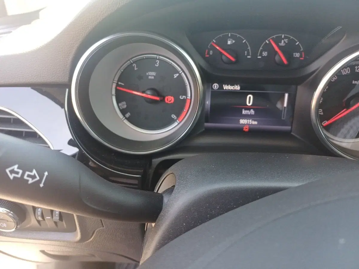 Opel Astra Station Wagon usata a Massa-Carrara (14)