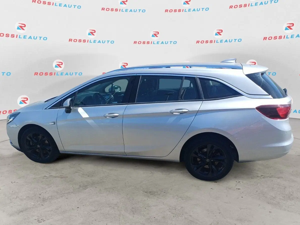 Opel Astra Station Wagon usata a Massa-Carrara (2)