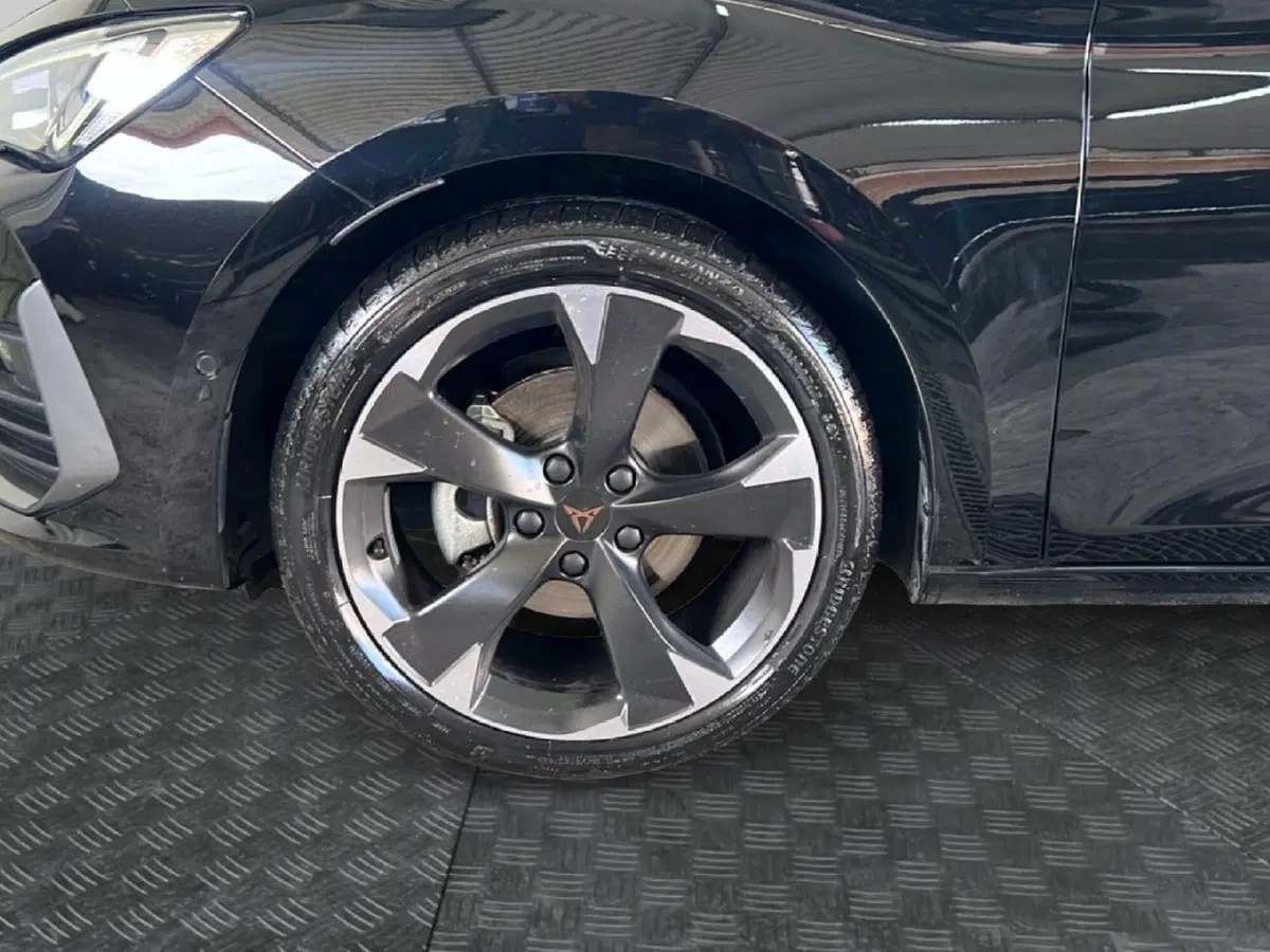 Cupra Leon Station Wagon usata a Roma (9)