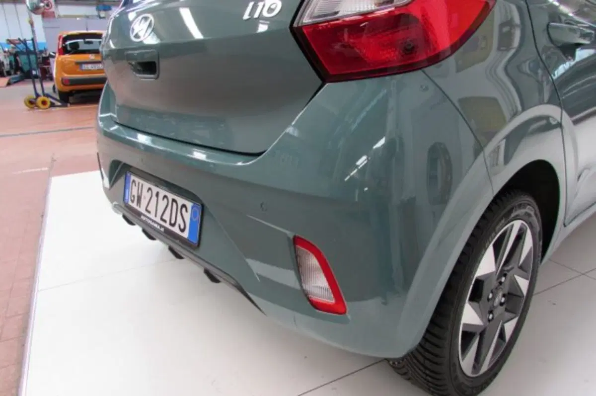 Hyundai i10 usata a Milano (16)