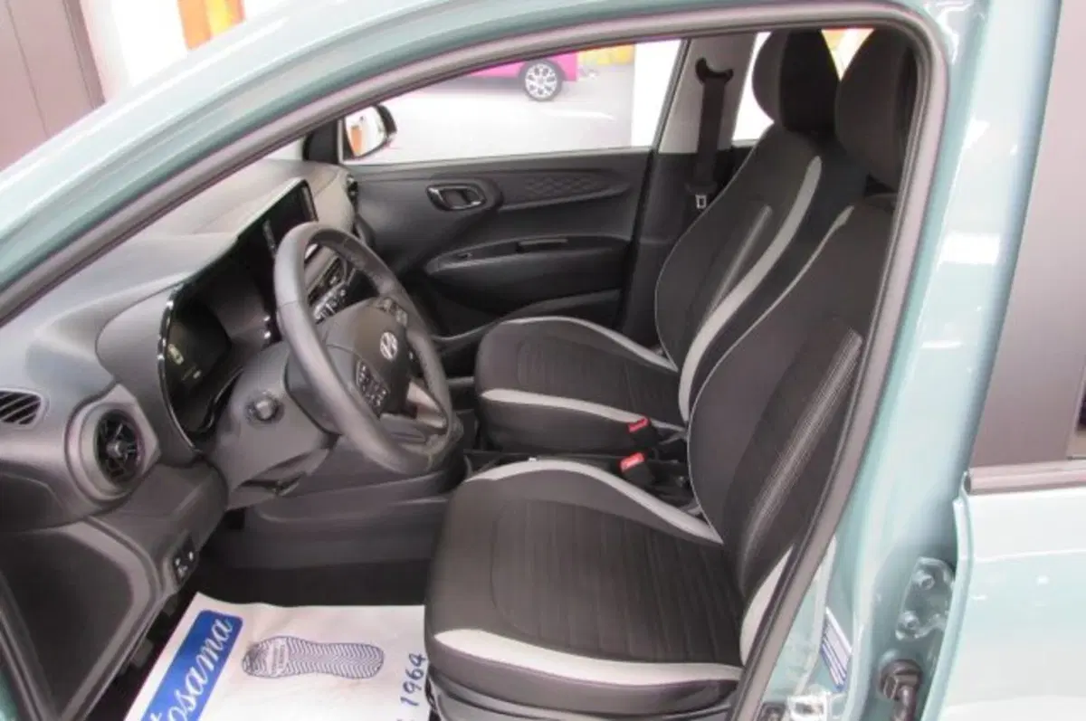 Hyundai i10 usata a Milano (7)