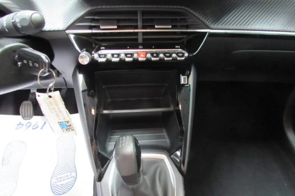 Peugeot 208 usata a Milano (10)